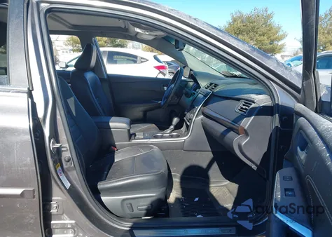 2017 Toyota Camry Xle z USA, uszkodzony, nr VIN 4T1BF1FK2HU628941